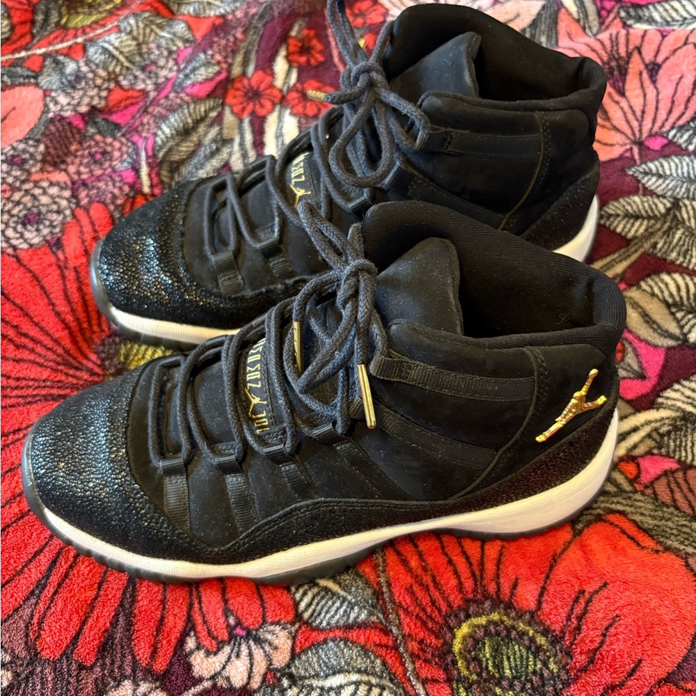 Nike Heiress Stingray High-Top Sneakers